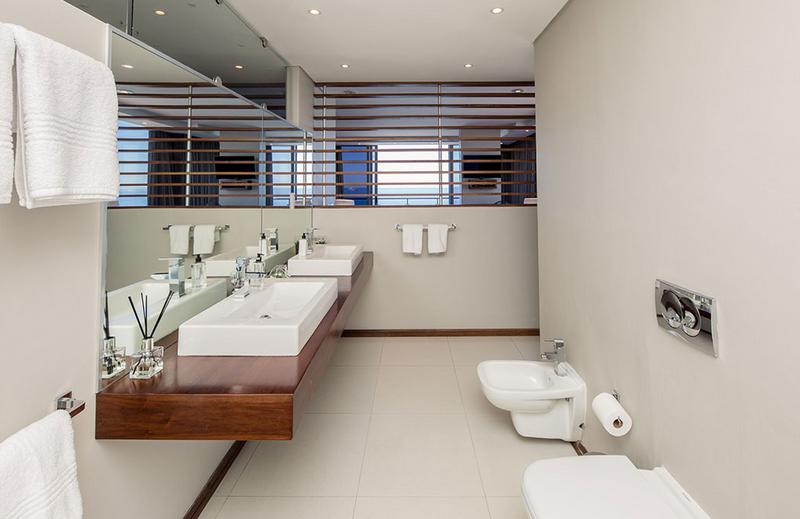 4 Bedroom Property for Sale in Bloubergstrand Western Cape